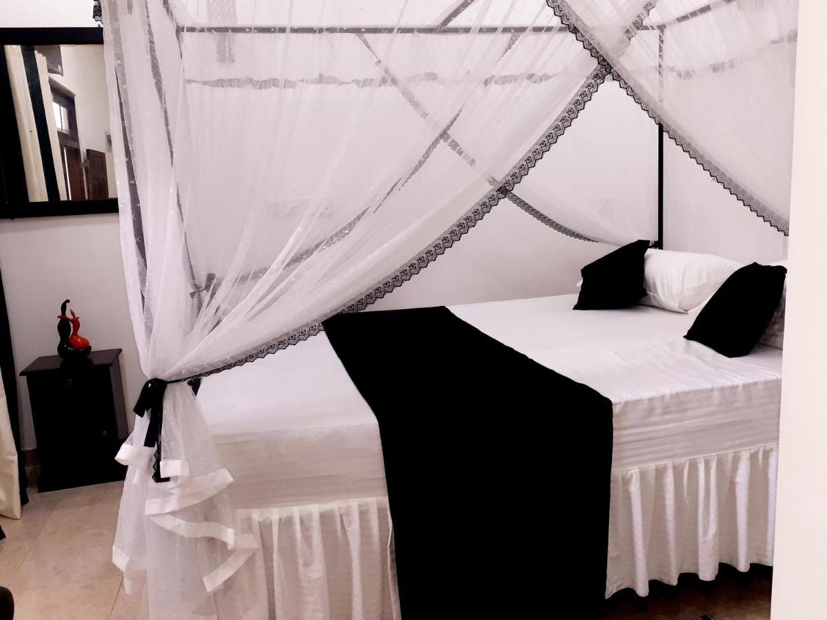 Dihini Villa Unawatuna Esterno foto