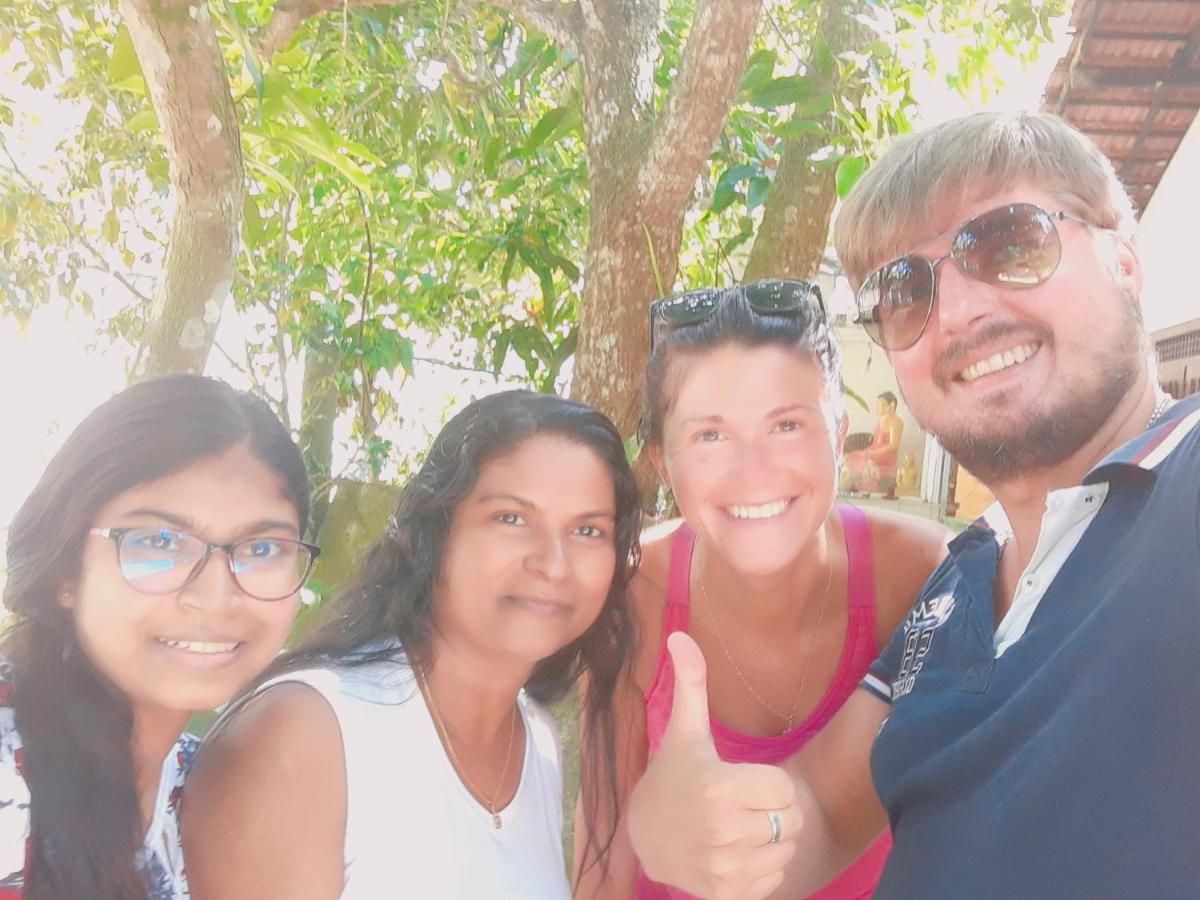 Dihini Villa Unawatuna Esterno foto